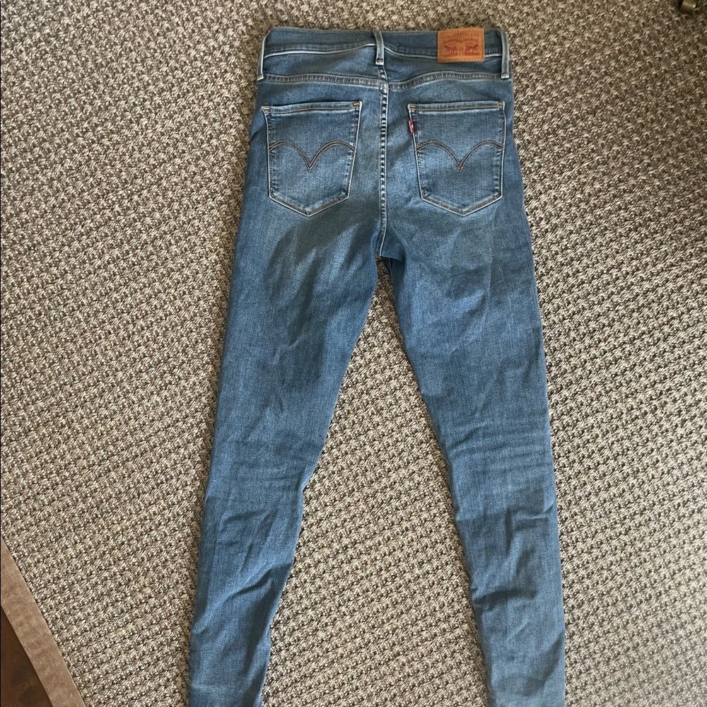 Levi’s High Rise Skinny - Picture 3 of 3